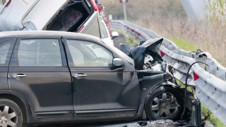 Recover Lost Wages After a Car Accident in Alabama